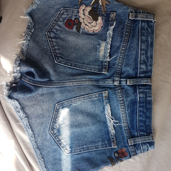 A&F Annie High Rise Shorts - Picture 9 of 14